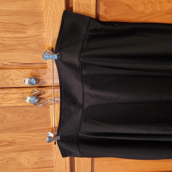 BLOOMCHIC *BLACK SKIRT* SZ 20 - (2XL) **New** - Picture 2 of 6